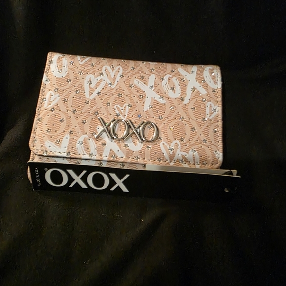 XOXO Women's Pink and White Card Holder - Picture 1 of 3